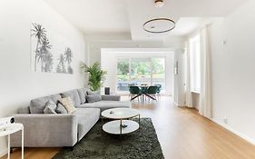Global Living - Design Apartment I Central I Beamer I Kitchen I Terrace I Berlin